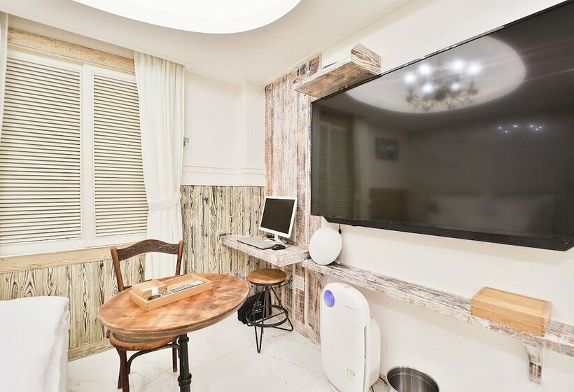 Номер Стандарт, February Hotel Hwanggeum