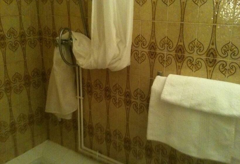 Номер Стандарт, Hôtel De La Paix