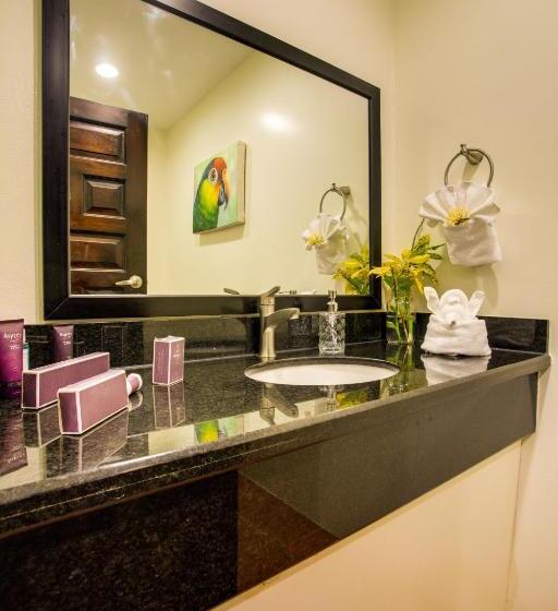 Люкс Superior Вид на Море, Mariposa Belize Beach Resort