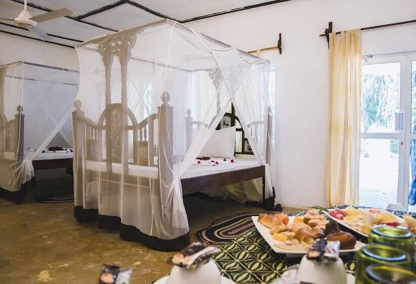 Четырехместный Номер Стандарт Вид на Море, Moonshine Uroa Boutique