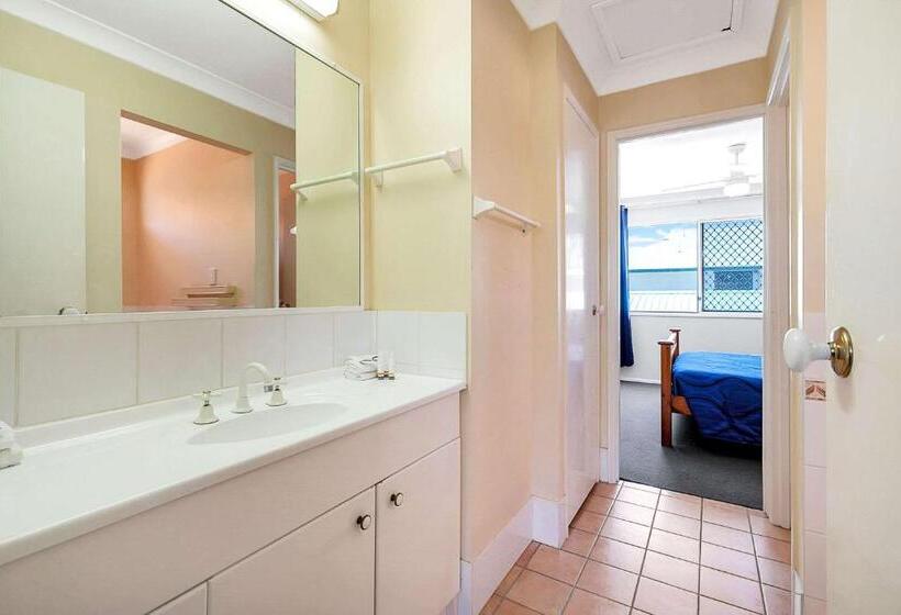 Люкс 3 Спальни, Comfort Hotel Pacific Cleveland