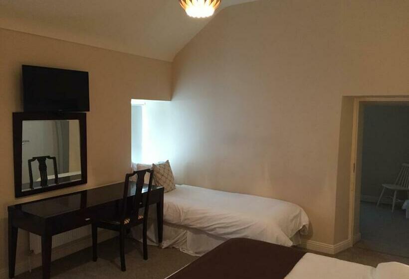 Семейный Номер, The Townhouse