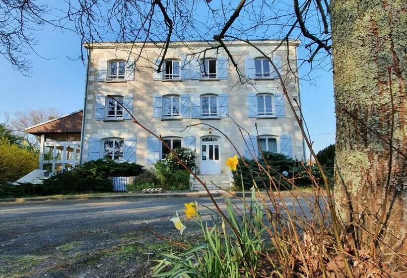 اتاق استاندارد با چشم‌انداز, Le Moulin Du Port
