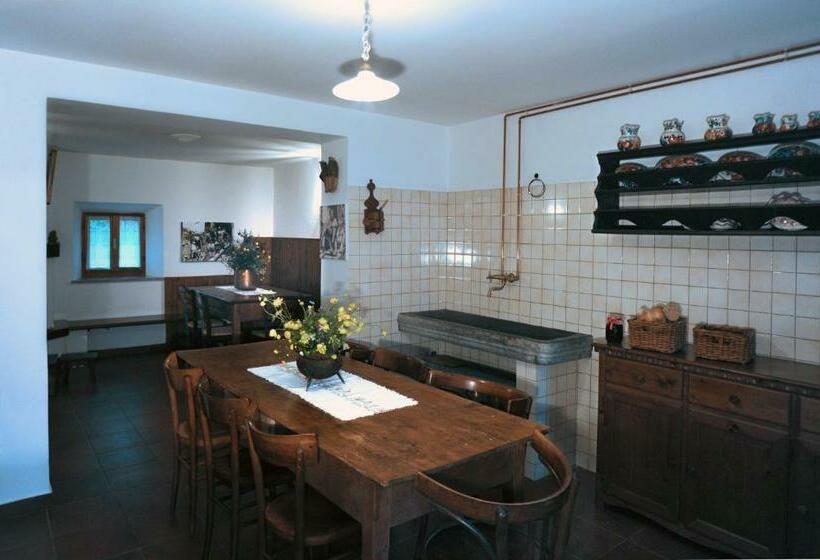 침실 2개 아파트, Albergo Diffuso Comeglians