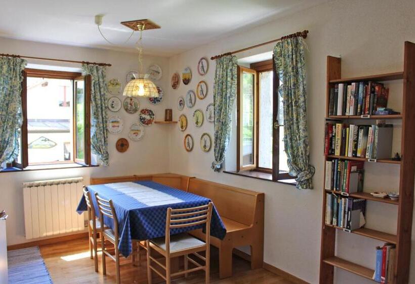 침실 2개 아파트, Albergo Diffuso Comeglians