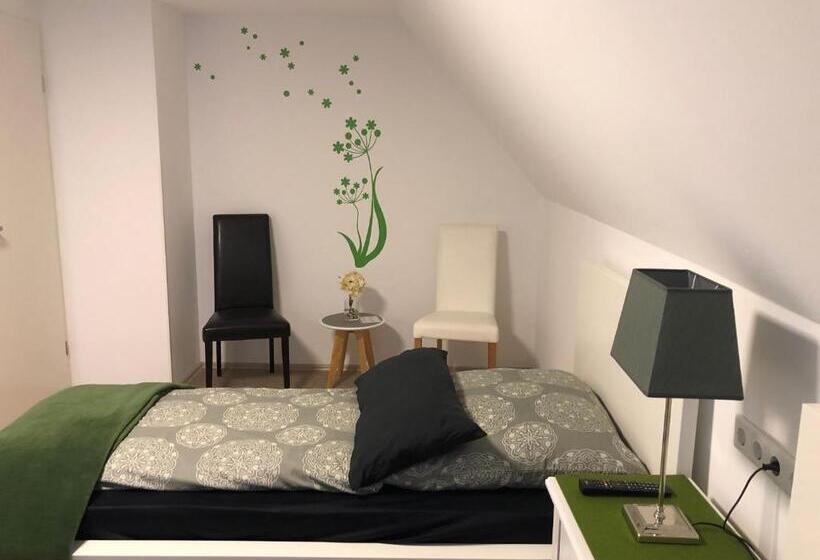 Quarto Triplo Estandar, Messezimmer 4u