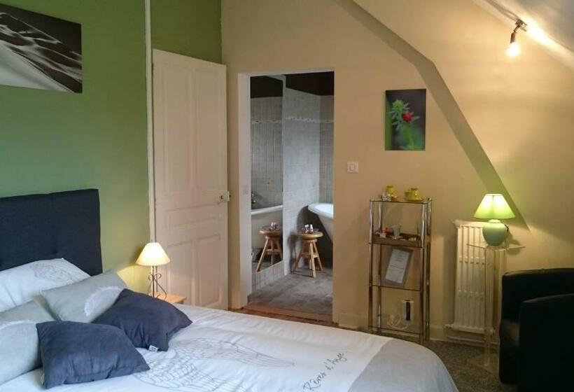 Номер Стандарт Вид на Горы, La Grange De Thalie