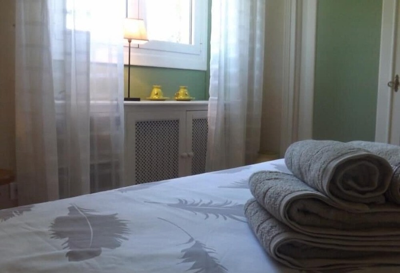 Номер Стандарт, La Grange De Thalie