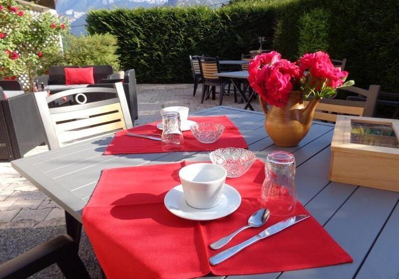 Номер Стандарт Трехместный, Auberge Du Fraizier
