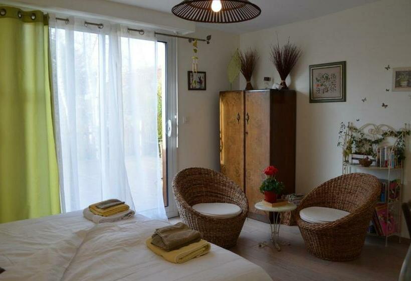Номер Стандарт Вид на Сад, Couette Et Cafe Creme
