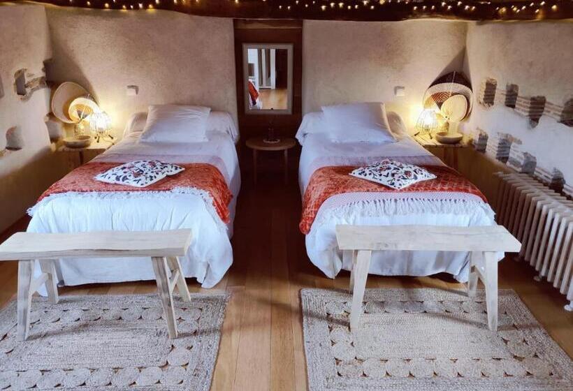 Четырехместный Номер Стандарт Вид на Сад, Manoir Le Courtillon