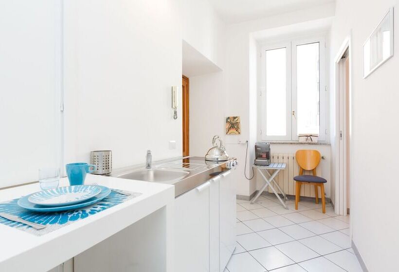اتاق راحتی یک تخته, B&b Piazza Fratti