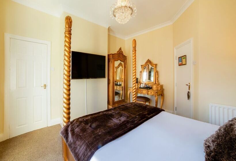 Deluxe Suite, The Lemonfield