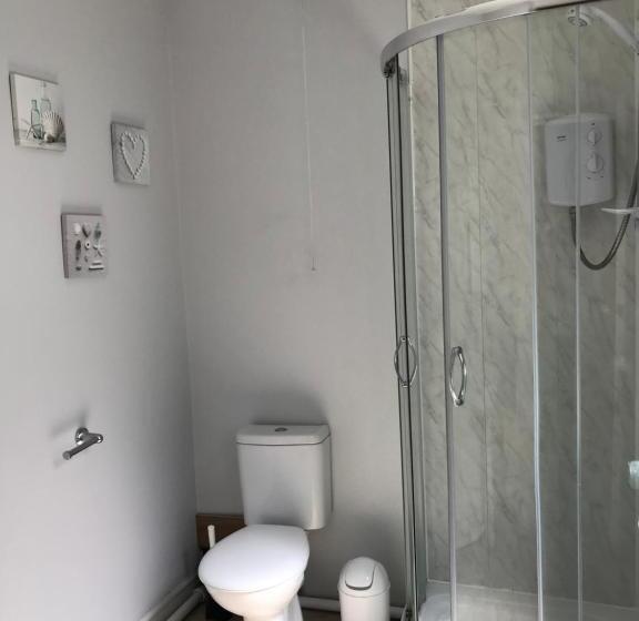 Семейный Номер, Crystal House