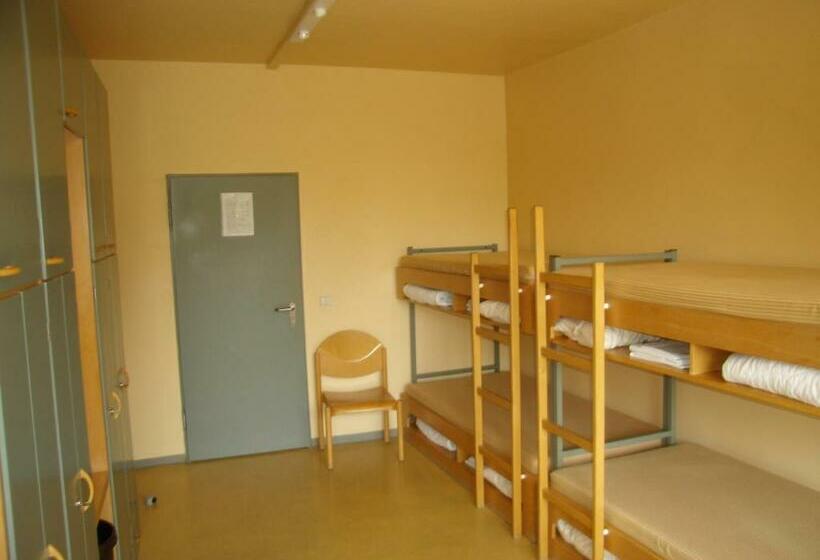 اتاق استاندارد چهارنفره با سرویس بهداشتی مشترک, Jugendgästehaus St. Michaels Heim