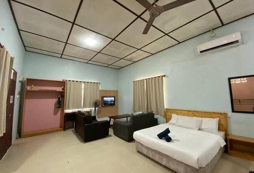 Семейный Номер, Pandan Laut Beach Resort