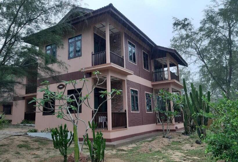 带大床的标准间, Pandan Laut Beach Resort