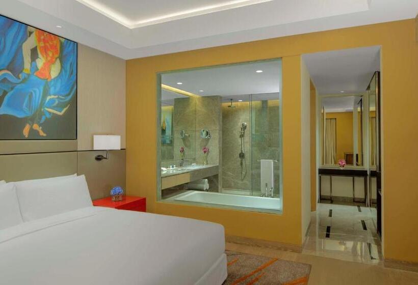 Номер бизнес-класса, Radisson Blu Faridabad
