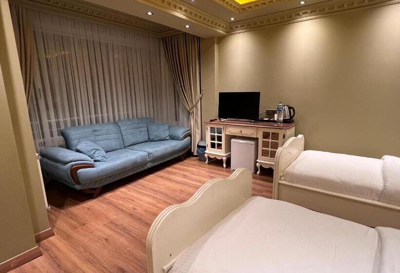 패밀리 룸, Real King Suite