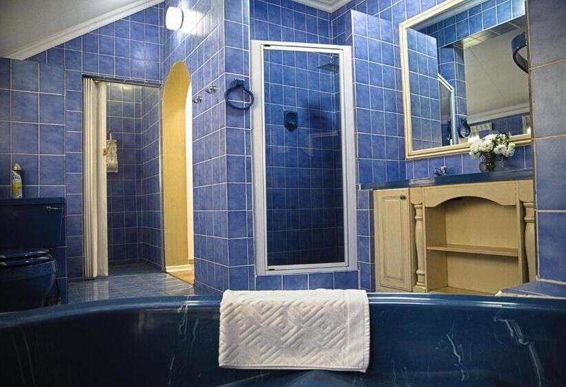 Quarto Estandar, Royal Ridge Guest House
