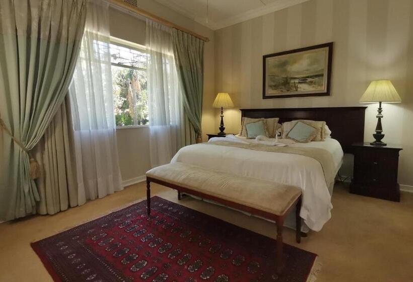 Quarto Estandar, Royal Ridge Guest House