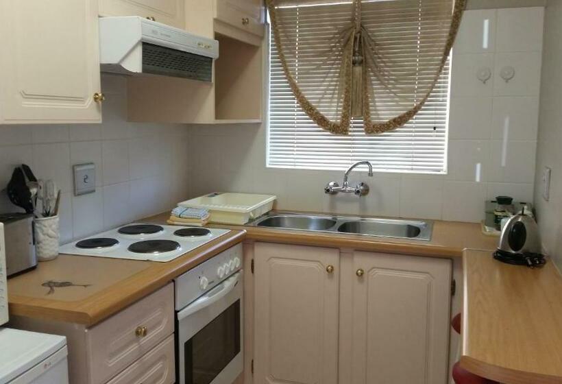 Quarto Estandar, Royal Ridge Guest House