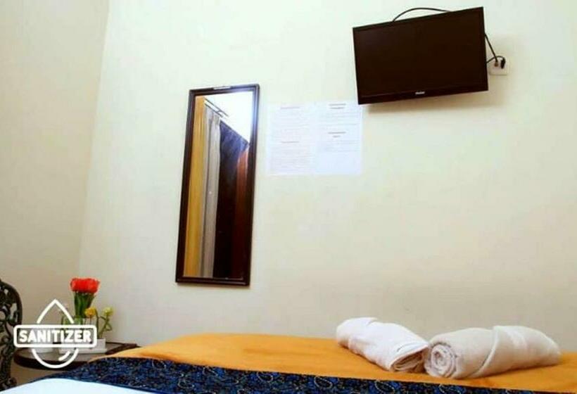 Номер Стандарт Совместная Ванная, Unique Guesthouse