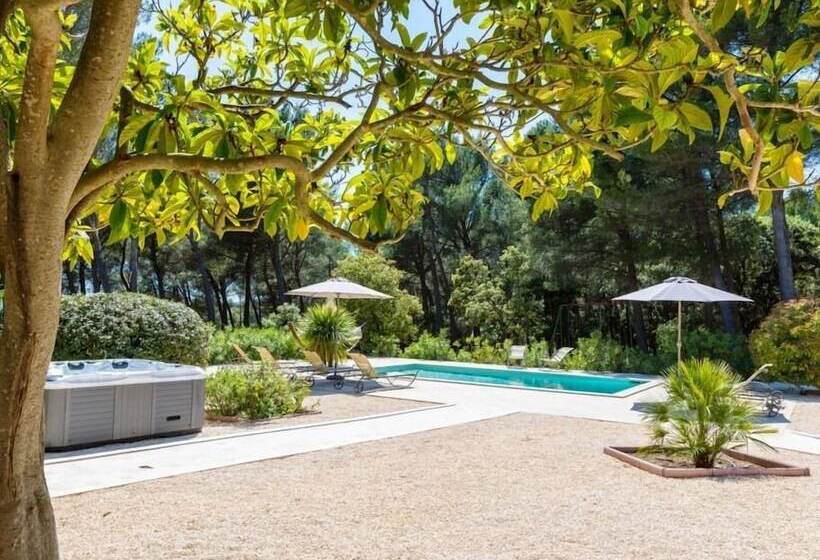 Номер Deluxe, Les Mazets Du Luberon