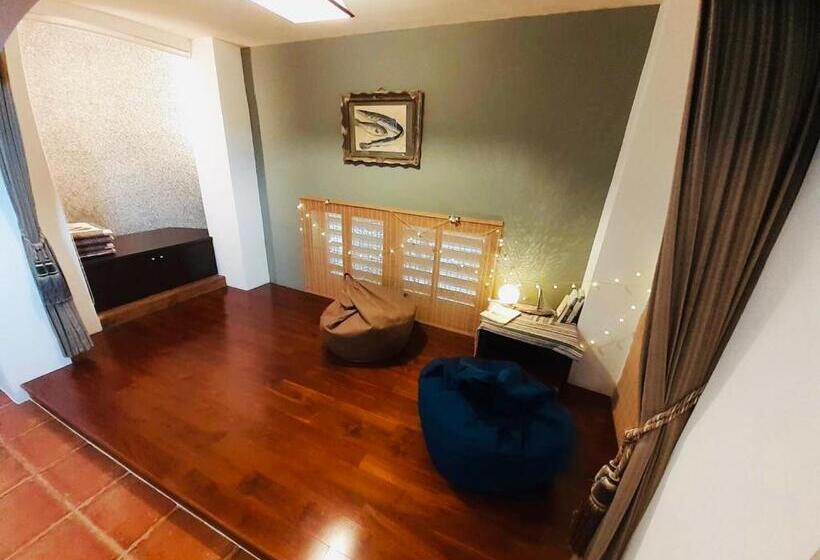 سوییت خانوادگی, Bridge12th B&b