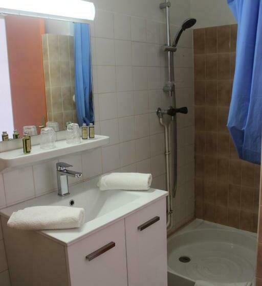 Standard Room, Bains Sarrailh