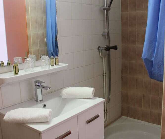 Standard Room, Bains Sarrailh