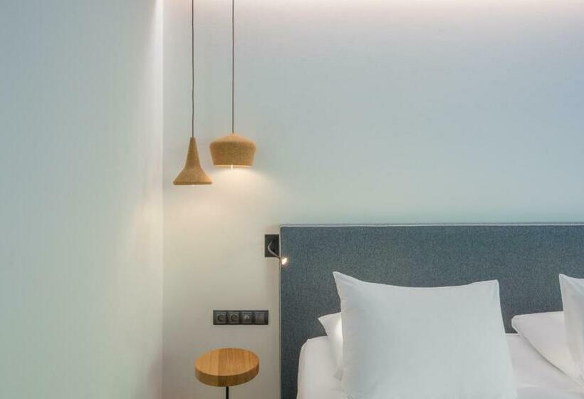 Chambre Standard, Dominique Colonna