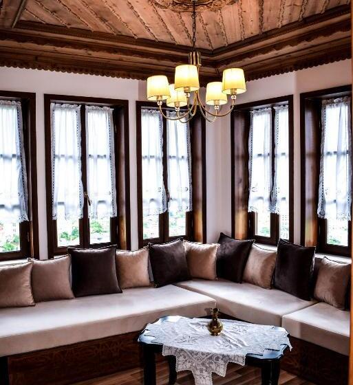 جناح سوبيريور, Kodra