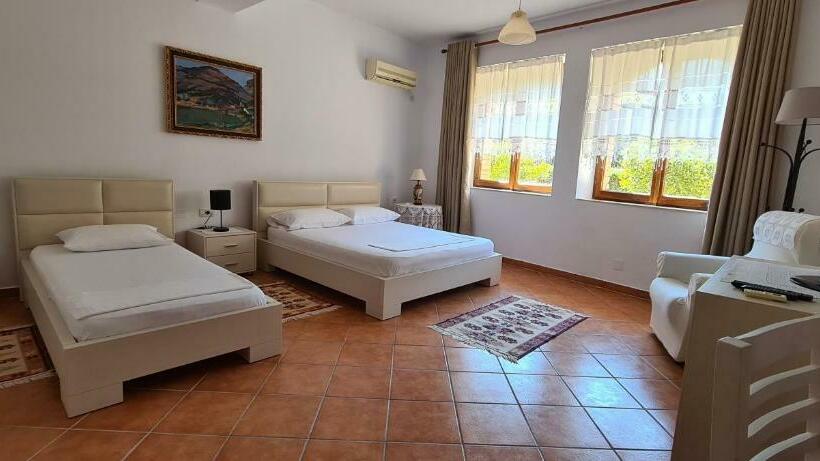 اتاق خانوادگی, Veranda B&b