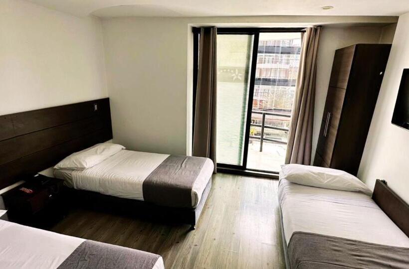 Quarto Triplo Estandar, Expo Hotel Ferial