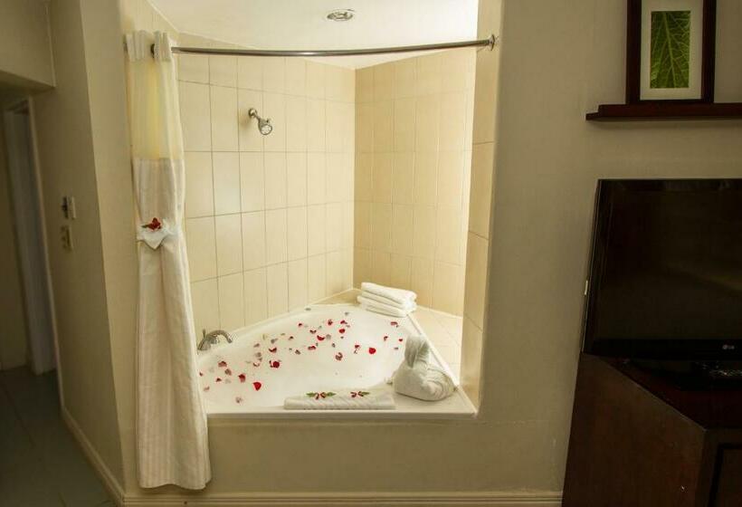 스위트, Fiesta Resort All Inclusive Central Pacific  Costa Rica