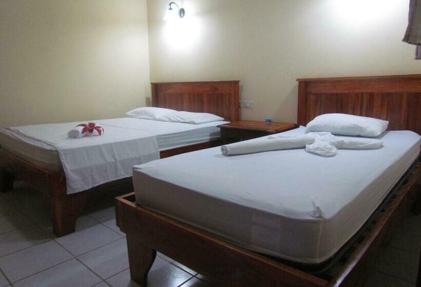 Номер Стандарт Трехместный, Casa Moreno   Hostel