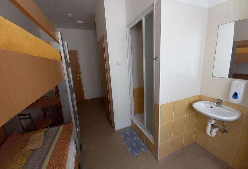 标准间, Hostel Děčín