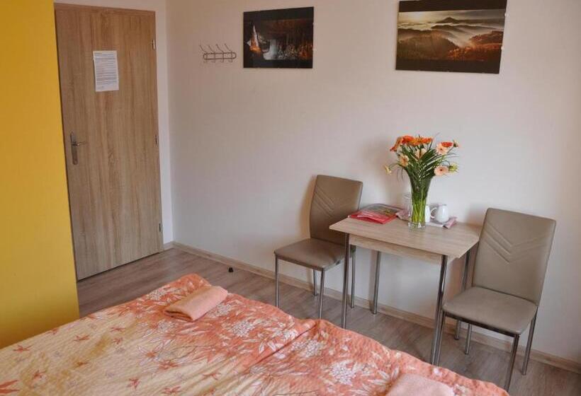 标准间, Hostel Děčín