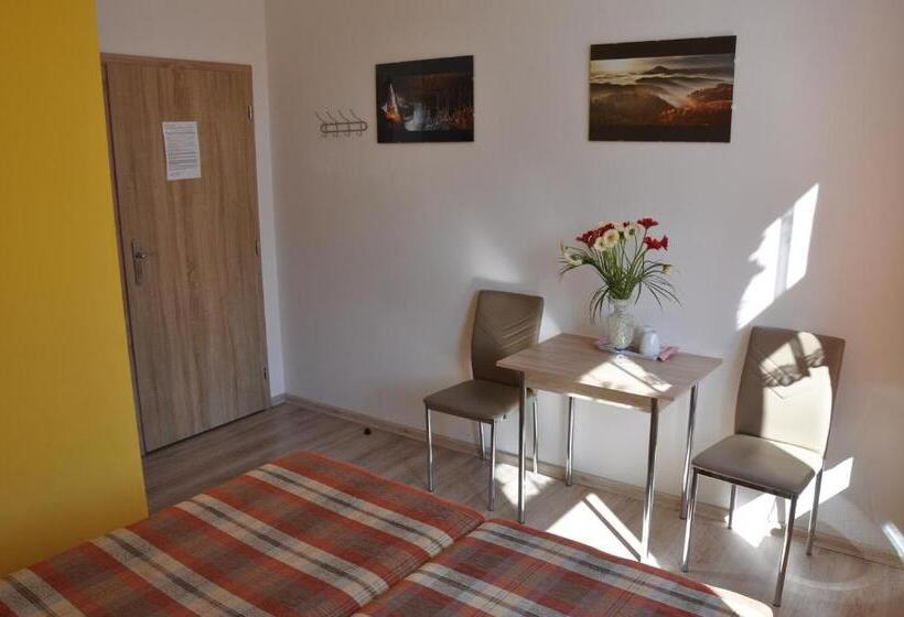 标准间, Hostel Děčín