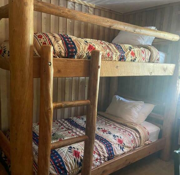 سوییت خانوادگی, Silver Fork Lodge & Restaurant