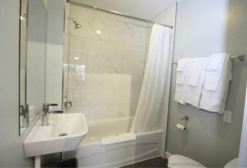 Standard studio with lake view, Harrison Spa Motel