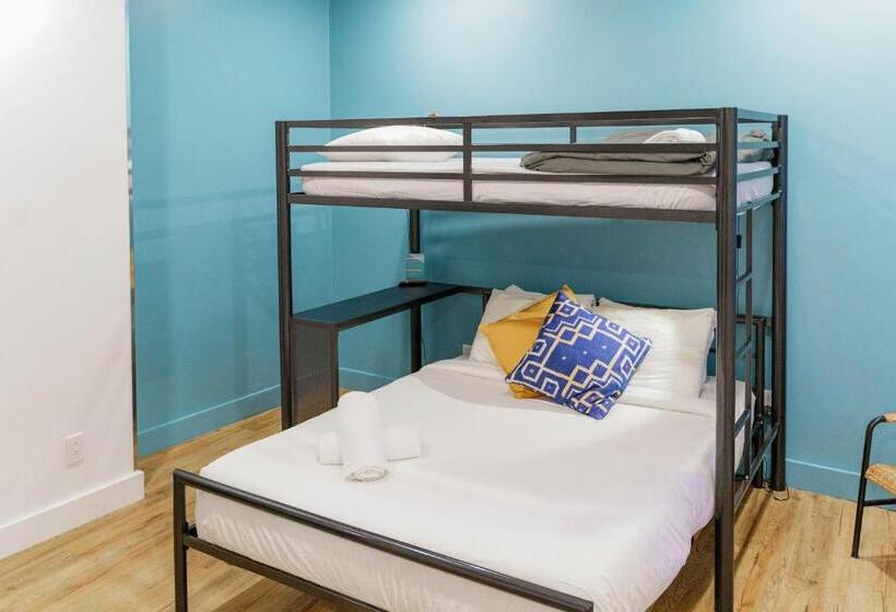 スタンダードトリプルルーム, Auberge Saintlo Montréal Hostel