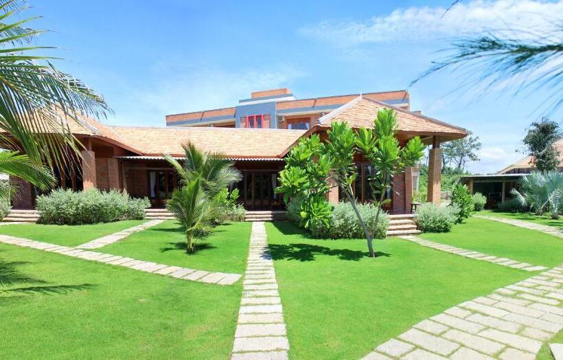 اتاق خانوادگی با چشم‌انداز باغ, Blue Shell Resort