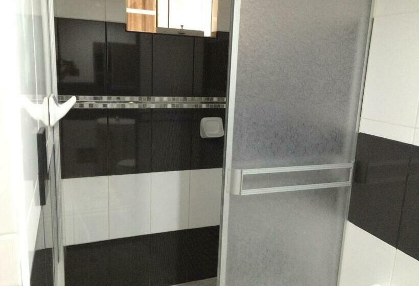 اتاق استاندارد سه نفره, Hostal Gold Star