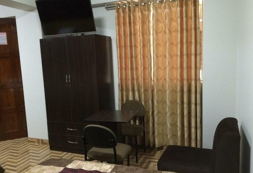 اتاق خانوادگی, Hostal Gold Star