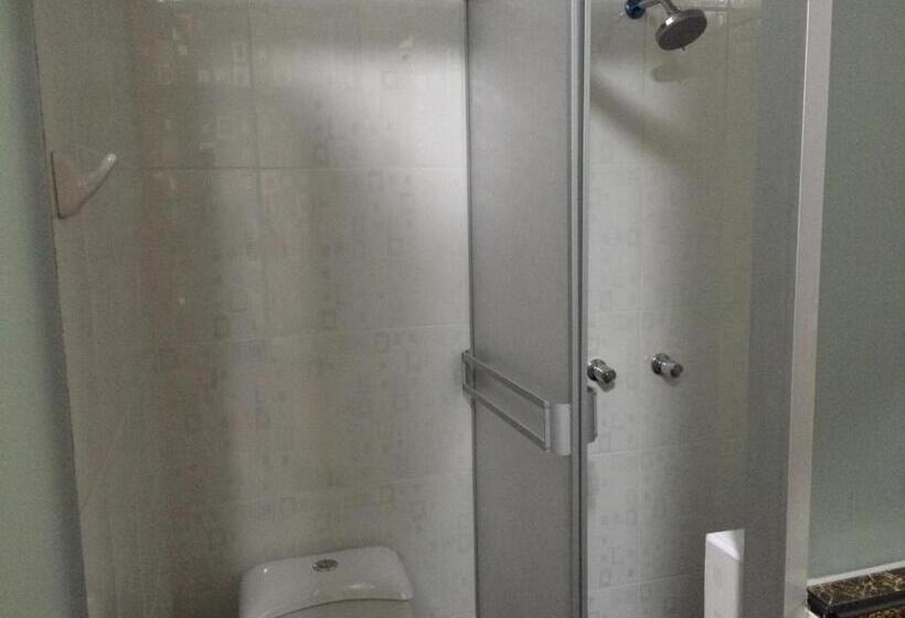 اتاق لوکس, Hostal Gold Star