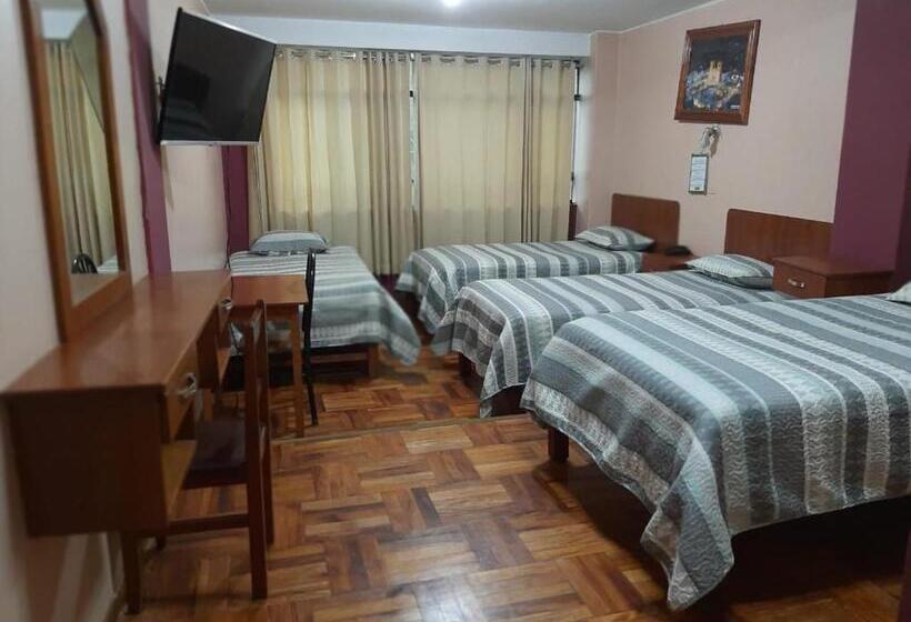 غرفة قياسية رباعية, Las Lomas