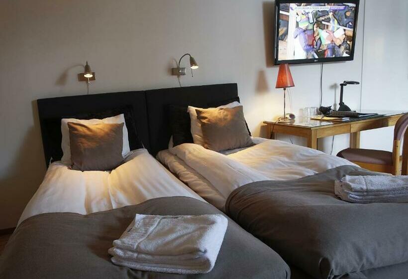 家庭间, Park Hotell