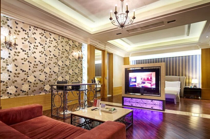 سوییت سوپریور, Wehome Motel